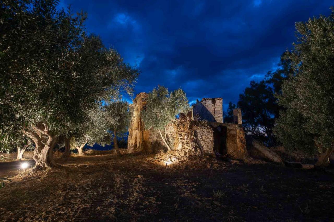 Alistos Hotel Gythio Bagian luar foto