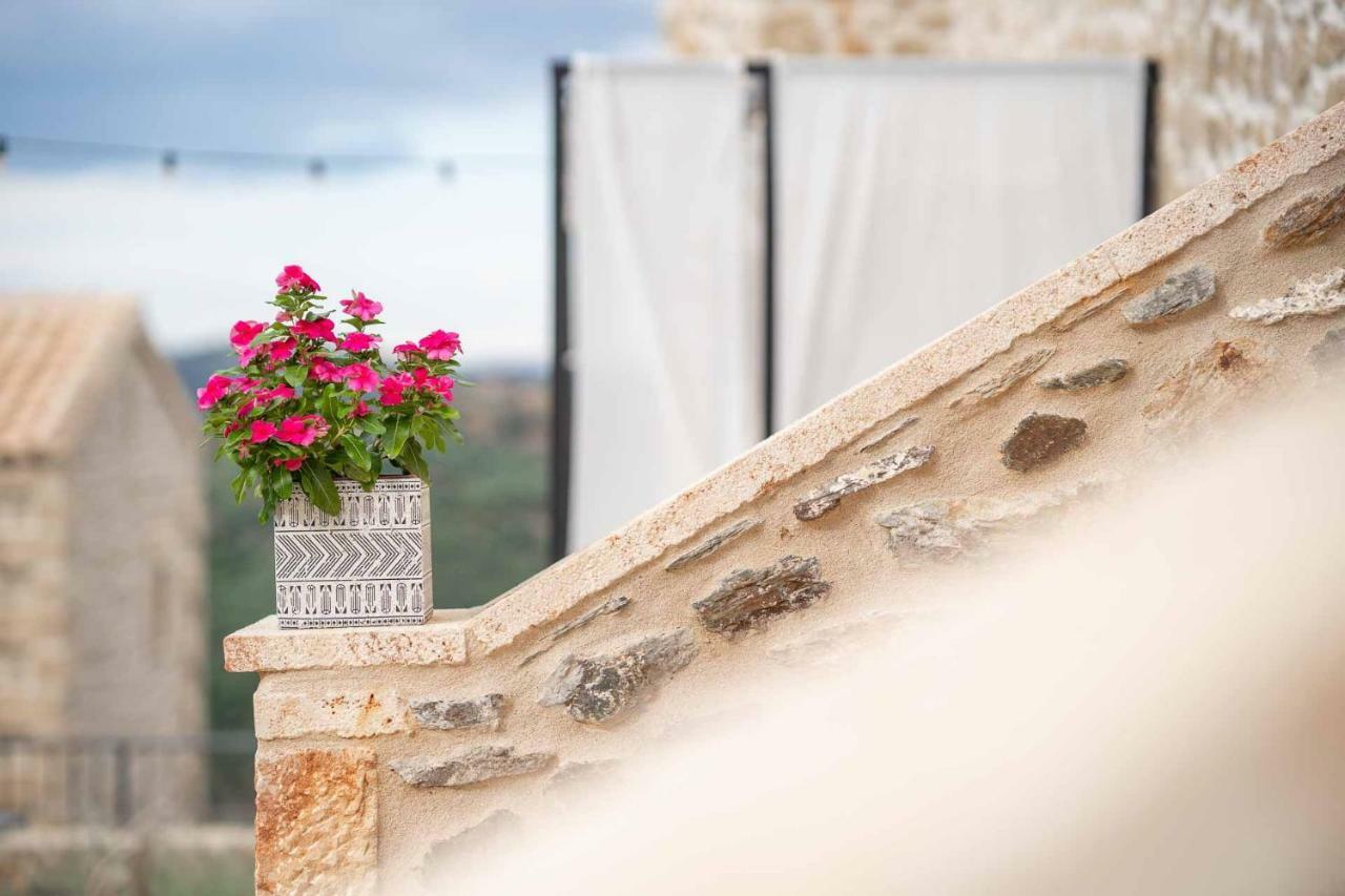 Alistos Hotel Gythio Bagian luar foto