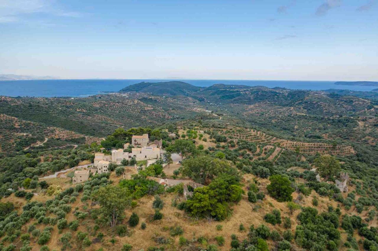 Alistos Hotel Gythio Bagian luar foto